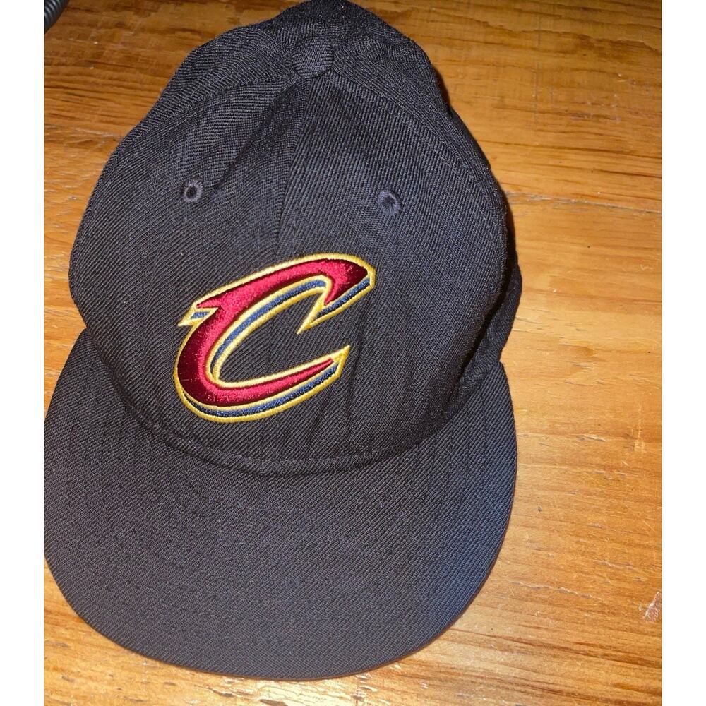 YOUTH New Era Cleveland Cavaliers Black SnapBack Hat
